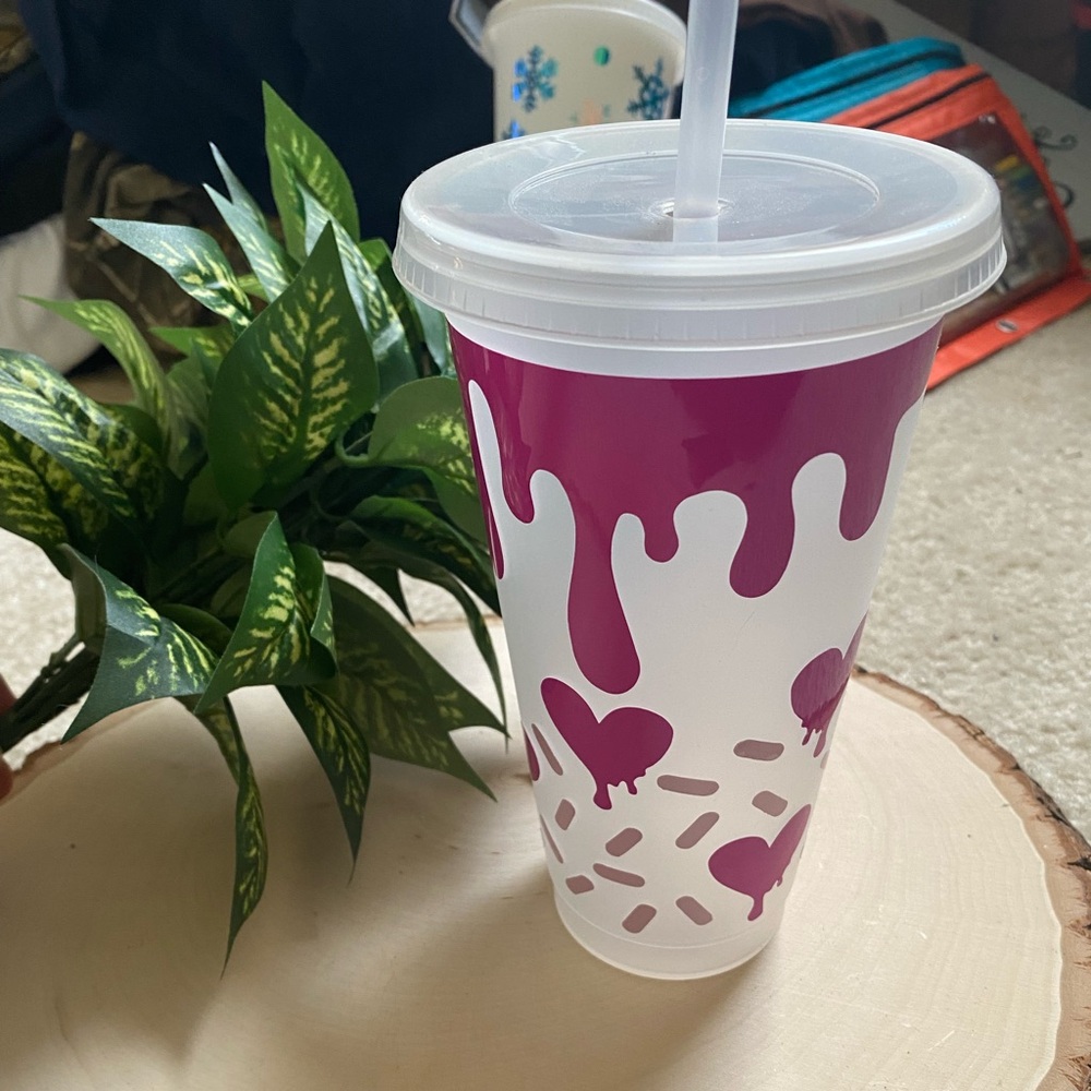 Purple Drip Design Cup with Color Changing Print